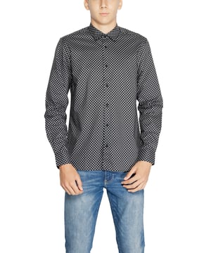 Marke: Antony Morato.
  Geschlecht: Manner.
  Typ: Hemden.
  Saison: Herbst/Winter.
  Farbe: Grau.
  Muster: Geometrisch.
  Verschluss: Knopfe.
  Armel: Lang.
  Kragen: Klassisch.
  Artikelnummer: MMSL00614.
  FA430623.
  Zusammensetzung: 100% Baumwolle.
  Waschen: Maschinenwasche bei 30Â°.