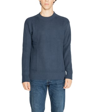 Marca: Calvin Klein.
  Genero: Hombres.
  Tipo: Punto.
  Temporada: Otono/Invierno.
  Color: Azul.
  Mangas: Largas.
  Escote: Cuello redondo.
  Codigo del articulo: J30J326888.
  Composicion: 100% algodon.
  Lavado: Lavar a maquina a 30Â°.