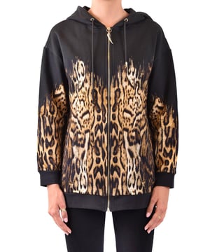 Merk: Roberto Cavalli
  Geslacht: Heren
  Type: Sweatshirts
  Seizoen: Herfst/Winter
  Kleur: zwart
  Patroon: luipaard
  Sluiting: met ritssluiting
  Mouwen: lang
  Halslijn: ronde hals
  Kraag: capuchon
  Artikelcode: V_25949
  Samenstelling: 100% katoen
  Wassen: machinewas op 30Â°