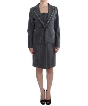 A estrenar con etiquetas.
  Conjunto de vestido y blazer BENCIVENGA 100% autentico.
  Vestido tubo hasta la rodilla y vestido traje blazer.
  Color: Rayas grises.
  Material: 95% algodon 5% elastano (elastico).
  El vestido tiene una abertura con cremallera en la espalda.
  Totalmente forrado.
  Detalles del logotipo.
  Hecho en Italia.