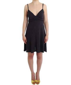 Wunderschones brandneues CNC.
  graues Kleid.
  Hergestellt aus 70 % Viskose und 30 % Wolle.
  Spaghetti.
  Trager.
  Knielang.
  Kommt mit Originaletiketten und Aufbewahrungstasche.