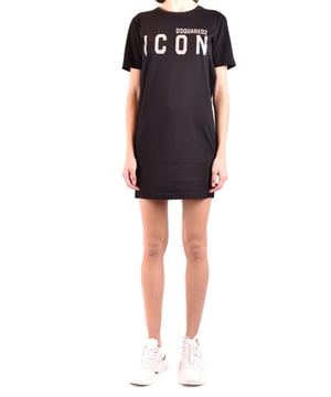 Marca: Dsquared2.
  Genero: Mujeres.
  Tipo: vestidos.
  Temporada: primavera/verano.
  Color: multicolor.
  Patron: estampado.
  Mangas: cortas.
  Escote: cuello redondo.
  Codigo del articulo: V_22179.
  Composicion: 100% algodon.
  Lavado: lavar a maquina a 30Â°.