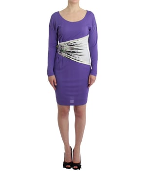 Precioso a estrenar con etiquetas.
  Vestido de manga larga de jersey morado 100% autentico de CLASS CAVALLI.
  Aplicaciones florales.
  Longitud de la rodilla.
  Detalles florales alrededor de la cintura.
  Detalles del logotipo.
  Hecho de 100% viscosa.
  Etiquetas originales funda con cremallera y bolsa de tienda incluidas.