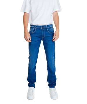 Marca: Replay.
  Genero: Hombres.
  Tipo: Pantalon.
  Temporada: Otono/Invierno.
  Color: Azul.
  Patron: Liso.
  Sujecion: Cremallera y boton.
  Bolsillos: Bolsillos delanteros y traseros.
  Codigo del articulo: M914Y .000.661 K04.
  Composicion: 89% algodon y 11% lycra.
  Lavado: Lavable a maquina a 30Â°.
