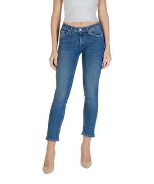 Brand: Liu Jo
  Gender: Women
  Type: Jeans
  Season: Fall/Winter
  Color: light blue
  Fastening: zip and button
  Pockets: front and back pockets
  Article code: UF5006 D0236
  Composition: 98% cotton 2% elastane
  Washing: machine wash at 30Â°
Material: Cotton Blend