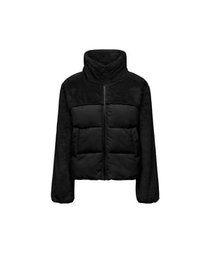 Farbe: schwarz.
  Verschluss: mit Reissverschluss.
  Armel: lang.
  Ausschnitt: Rollkragen.
  Taschen: Vordertaschen.
  Artikelnummer: 15292945.
  Zusammensetzung: 50% Nylon 50% Polyester.
  Waschen: Maschinenwasche bei 30Â°.