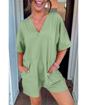 Grasgrüner lockerer Strick-Jumpsuit mit halben Ärmeln und V-Ausschnitt  
Casual und modisches Design  
Halbärmel-Stil für einen entspannten Look  
Der V-Ausschnitt verleiht weiblichen Charme  
Weicher und dehnbarer Strickstoff für ganztägigen Komfort  
In mehreren Größen erhältlich: S M L XL  
Hohe Elastizität für eine bequeme Passform  
Material: 62% Polyester 32% Baumwolle 6% Elasthan