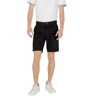 Marke: Boss.
  Geschlecht: Manner.
  Typ: Shorts.
  Saison: Fruhling/Sommer.
  Farbe: schwarz.
  Verschluss: Reissverschluss und Knopf.
  Taschen: Vorder.
  und Gesasstaschen.
  Artikelnummer: 50536723.
  Zusammensetzung: 97% Baumwolle 3% Elasthan.
  Waschen: Maschinenwasche bei 30Â°.