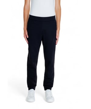 Marca: Armani Exchange.
  Genero: Hombres.
  Tipo: Pantalon.
  Temporada: Otono/Invierno.
  Color: negro.
  Patron: liso.
  Codigo del articulo: 8NZPPQ ZJ1ZZ.
  Composicion: 100% algodon.
  Lavado: lavar a maquina a 30Â°.