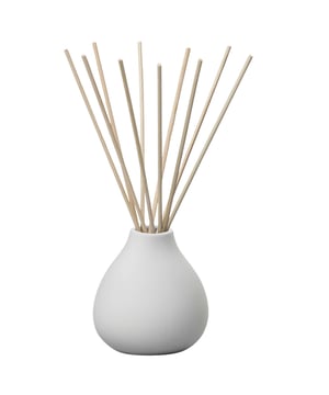 Experience the warm and comforting essence of the Aery Living Fernweh Nordic Cedar Reed Diffuser. This exquisite 200ml diffuser blends the earthy notes of patchouli, aromatic nutmeg, and uplifting orange, creating a cozy, woodland-inspired atmosphere in your home. Elegantly housed in a neutral-toned clay vase, it not only serves as a stunning decorative piece but also transforms into a chic stem vase once empty. Perfect for enhancing your Hygge-style sanctuary, this diffuser is made in England, vegan, cruelty-free, and features fully recyclable packaging.