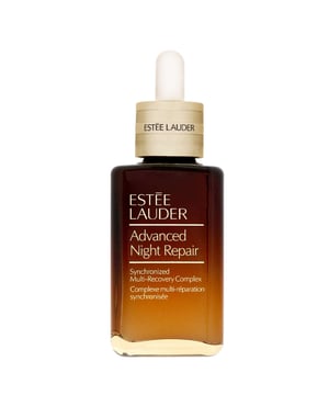 Erleben Sie die transformative Kraft von Estée Lauder's Advanced Night Repair Serum, das mit dem innovativen Synchronized Multi-Recovery Complex ausgestattet ist. Diese fortschrittliche Hautpflege-Lösung nutzt die Chronolux Power Signal Technologie, um sichtbaren Zeichen der Hautalterung effektiv entgegenzuwirken und bietet einen essentiellen Schutz vor Umwelteinflüssen. Genießen Sie eine bemerkenswerte Reduzierung feiner Linien und Falten und enthüllen Sie einen jugendlichen, strahlenden Teint. Mit minimierten Poren und verbesserter Hautelastizität ist dieses Serum perfekt für reife Haut. Für optimale Ergebnisse täglich abends auf das gereinigte Gesicht und den Hals auftragen.