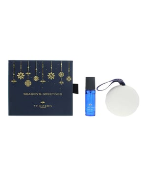 Thameen Patiala 2 Piece Gift Set is a festive and luxurious fragrance pairing that captures the regal elegance of one of the world’s most famous jewels, the Patiala necklace. Housed in a beautifully designed Christmas bauble, this set includes a 10ml Patiala Extrait de Parfum, making it a perfect gift or collector’s keepsake.

Top Notes: Bergamot, Petitgrain
Heart Notes: Rose, Orange Blossom, Jasmine
Base Notes: Amber, Musk, Sandalwood

Patiala is a radiant floral-oriental fragrance that opens with fresh citrus and soft florals, unfolding into a rich, velvety heart of jasmine and rose. The base offers warmth and sensuality with creamy sandalwood and glowing amber, making it both captivating and elegant.

How to Apply:

Spray the Extrait de Parfum onto clean, moisturised skin, focusing on pulse points such as the wrists, neck, and behind the ears.

For longer-lasting scent, layer over an unscented lotion or apply after a shower when skin is warm. 

Ideal for travel, touch-ups, or gifting during the holiday season.