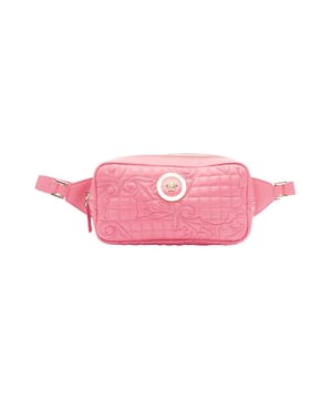 Gewatteerde lederen constructie
  Voorzien van een verstelbare riem voor veelzijdig gebruik
  Kan gedragen worden als crossbody of heuptas
  Verfraaid met gedetailleerde accenten