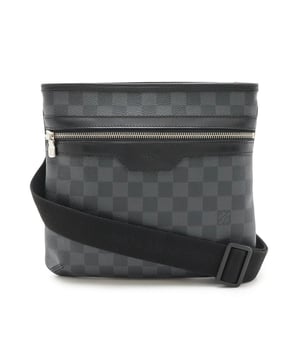 Voorzien van een verstelbare schouderriem
  Ontworpen voor veelzijdige crossbody slijtage
  Ideaal voor het meenemen van benodigdheden
