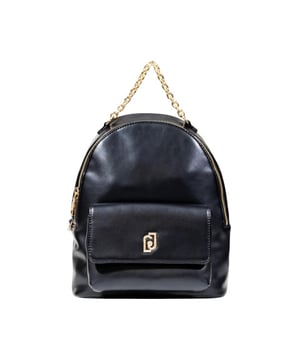 Marca: Liu Jo.
  Genero: Mujer.
  Tipo: Bolsos.
  Temporada: Otono/Invierno.
  Color: negro.
  Cierre: con cremallera.
  Bolsillos: bolsillos interiores y exteriores.
  Tamano (cm): 28x30x18.
  Detalles: mochila.
  Codigo de articulo: AF5324 E0077.
  Composicion: 100% poliuretano.