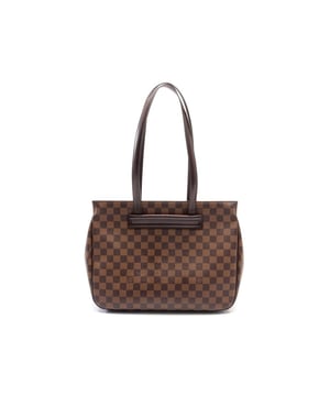 Diseno clasico de bolso de mano.
  Perfecto para las necesidades diarias.
  Elegante y versatil.
  Comodo de llevar.