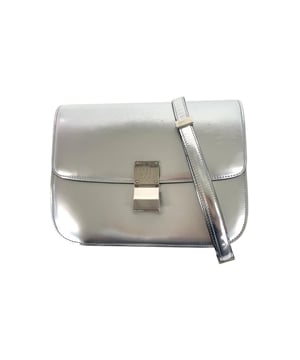 Features an adjustable strap
  Incorporates a secure closure
  Great shoulder bag for occasions
Material: Leather