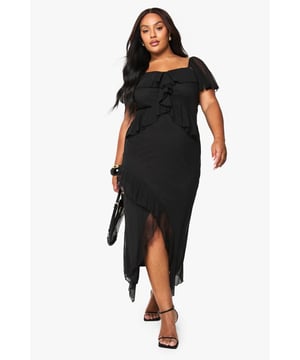 boohoo PlusYou&rsquo;ll find full on fashion for the fuller figure with the boohoo Plus range. Delivering directional designs for UK sizes 16 to 24, this ultra-flattering collection combines perfectly proportioned fits with statement styles so that you can stay on top of this season&rsquo;s trends.