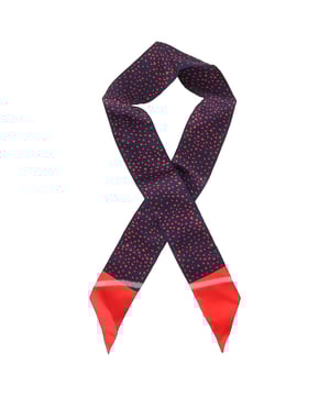 VINTAGE, RRP AS NEW
Fall in love with the Christian Dior "I Love Paris" Twilly scarf—crafted in luxurious multicolor silk and adorned with whimsical red heart prints. This elegant accessory adds a dash of Parisian romance to any look, whether tied at the neck, wrist, or handbag. A perfect piece to express effortless charm with a designer twist.


Christian Dior Printed Scarf in Multicolor Silk
Condition: Excellent
Signs of wear:  No sign of wear.
Packaging: None
Color: Multicolor | multicolor
Material: Silk
Size: One Size | One Size
Measurements: 
SKU: NAPPUGBOT508672W