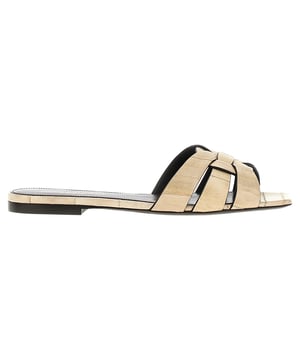Material: 100 % Aalleder

Innenmaterial: Leder
Innensohle: Leder
Sohle: Leder
Quadratische Zehenpartie
Marken-Innensohle
Schlupfschuh
Lederfehler sind keine Herstellungsfehler, sondern eine Materialeigenschaft.
Hergestellt in Italien
Geschlecht: DAMEN
Produktcode: 7485760WX00_9208
Barcode: 8134678110
Code: SHO YS 2 SN FW24 11457