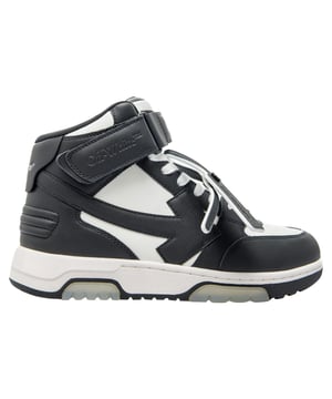 Composition: 100% calf leather  

Inner: Fabric
Insole: Fabric
Sole: Rubber
Round toe
Perforated detail
Velcro strap closure
Branded insole
Front lace-up closure
Side logo detail
Made in  Italy
Gender: MEN
Product code: OMIA259C99LEA002_0110
Code: SHO OW 1 SK FW24 11890