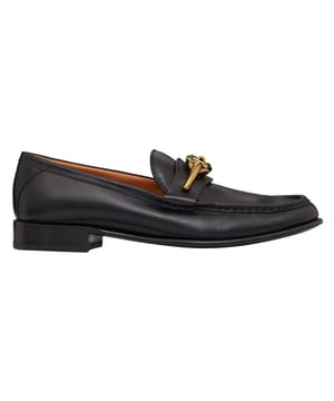 Material: 100 % Kalbsleder

Innenmaterial: Leder
Innensohle: Leder
Sohle: Leder
Absatzhöhe: 2,5 cm
Mandelförmige Spitze
Goldfarbenes Logo
Slip-on-Design
Hergestellt in Italien
Geschlecht: DAMEN
Produktcode: 4W2S0IK0MIM_0NO
Code: SHO VQ 2 LF SS24 10611