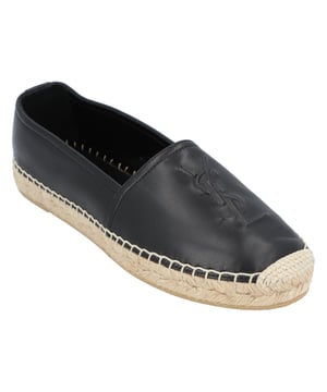 Saint Laurent Espadrilles mit Monogramm, geprägtem YSL-Schriftzug, Ripsband-Anziehlasche und Jutekordel-Zwischensohle und Fußbett.

GUMMI-SOHLE

LAMMLEDER

Hergestellt in Spanien