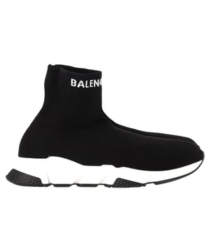 Empfohlener Verkaufspreis
Unterstreichen Sie Ihren einzigartigen Stil mit diesen eleganten und stylischen Speed Runner Sneakers von Balenciaga. Das atmungsaktive Strickmaterial im Socken-Stil macht sie perfekt zum Laufen oder einfach zum Ausgehen. Dieses stylische Paar ist perfekt für ein optimales Lauferlebnis und verdient es, Ihnen zu gehören.

Balenciaga Speed Sneakers aus schwarzem Polyester

Zustand: Ausgezeichnet
Gebrauchsspuren: Inklusive Karton. Keine sichtbaren Gebrauchsspuren. Keine Flecken an der Innensohle. Unbenutzt oder einmal getragen, aber so gut wie neu. Sehr leichte Flecken an der Sohle.
Verpackung: Karton, Staubbeutel
Farbe: Schwarz
Material: Polyester
Größe: UK | 11
Maße: Absatzhöhe: 50; Innensohlenlänge: 340
Artikelnummer: BAPUGBSH493228M