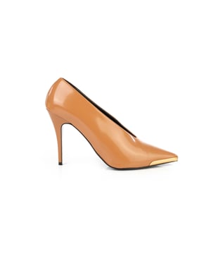 VINTAGE, RRP AS NEW
This stylish pair of pumps from Stella McCartney is crafted in Italy from faux leather and come in a shade of Tan. They are styled with pointed toes and 10.5 cm heels and a metallic gold accent at the tips. The pumps are classy and very comfortable. The pumps are like new, yet the metallic gold plaque at the tip is slightly scratched especially the right shoe. Minor dents are seen in the leather at the back of the left shoe.
 Stella McCartney High Vamp Pointed Toe Pump
Original price:  775
Sign of wear: No
SKU: 37336 / GLS4368 / GLS4368 
 Stella McCartney High Vamp Pointed Toe Pump
Color: brown | nude
Material: Synthetic | Faux Leather
Condition: excellent
Size: EU | 39
Sign of wear: No
SKU: 444383 / GLRESH037336W / GLS4368