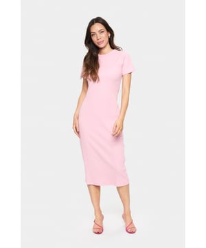Dieses T-Shirt-Kleid in Midi-Länge überzeugt mit normaler Passform, Rundhalsausschnitt und kurzen Ärmeln. Bequem und wandelbar für Alltag und besondere Anlässe.