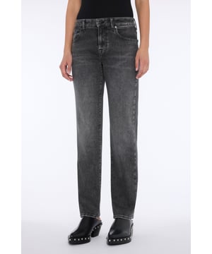 Damen  Die Calie Straight Jeans hat eine niedrige Leibhöhe und einen geraden Schnitt von der Hüfte bis zum Saum. Kombinieren Sie sie einfach mit einem Tanktop, Blazer und Slingbacks. 7 For All Mankind Jeans werden aus hochwertigen Stoffen gefertigt.