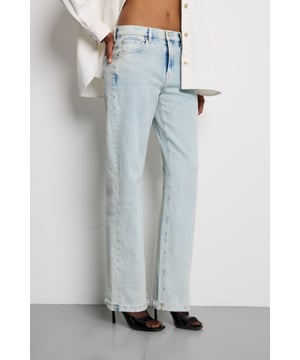 Herren  Eine von den 90ern inspirierte Jeans mit geradem Bein, hoher Leibhöhe und cooler, entspannter Passform.
