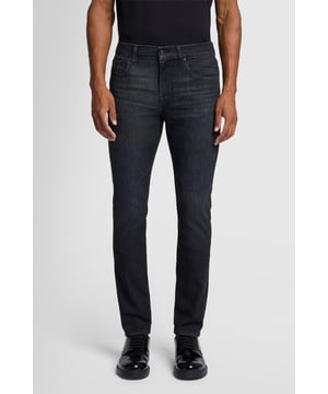 Herren  Unsere Slimmy-Silhouette mit einem glatten, konischen Finish.