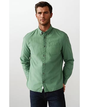This pure cotton shirt is a timeless wardrobe classic. It's cut to a comfy regular fit. A button-down collar and a chest pocket.

29" Shoulder to Hem.