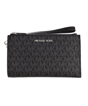 Michael Kors Handtasche.
 Farbe: Schwarz
 Kompakt, aber praktisch, ideal für den Alltag.
 Abnehmbare Lederhandschlaufe.
 Innenausstattung: 1 Ausweisfach mit Sichtfenster, 6 Kreditkartenfächer, 2 Steckfächer, 1 Handyfach, Geldscheinfach und 2 Reißverschlussfächer.
 Aufbringung des Markennamens in Metallic-Optik auf der Vorderseite.
 Innenfutter fortlaufend mit dem Firmennamen bedruckt.
 Nähte im Ton sichtbar.

 Diese mit Sorgfalt und Details gefertigte Tasche ist das perfekte Accessoire für jede Frau.
 Maßnahmen: Höhe x Breite x Tiefe: 10 x 18 x 3 cm.
 Komposition: 50% Polyester, 50% Leder
 Pflege:
Mit einem feuchten Tuch reinigen.