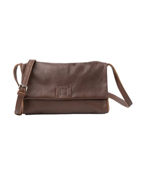 Die Umhängetasche für Damen von Biba vereint stilvolles Design mit durchdachter Funktionalität und besticht durch ihr rechteckiges Format, das einen klaren, modernen Look verleiht und gleichzeitig ausreichend Platz für alle wichtigen Dinge des Alltags bietet. Das geräumige Hauptfach lässt sich dank einer Kombination aus Reißverschluss und Magnetverschluss sicher verschließen, sodass Ihre Wertgegenstände jederzeit geschützt sind, während praktische Innentaschen für Ordnung und schnellen Zugriff auf kleinere Essentials sorgen. Der verstellbare Schultergurt ermöglicht eine individuelle Anpassung und hohen Tragekomfort, sodass die Tasche bequem über längere Zeit getragen werden kann. Ein dezentes Logo-Detail rundet das elegante Erscheinungsbild ab und unterstreicht die hochwertige Verarbeitung und Materialauswahl, die diese Tasche zu einem langlebigen und stilvollen Begleiter für jeden Tag macht.