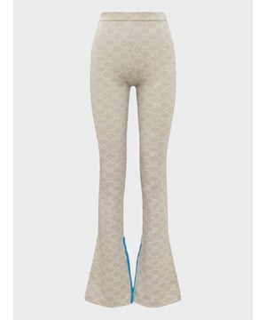 Elevate your athleisure wardrobe with our Off-White Mono Leggings in a sophisticated green hue. Crafted from premium fabric that contours to your silhouette, these leggings offer both exceptional comfort and refined style. The understated monochromatic design ensures versatility, transitioning effortlessly from fitness pursuits to casual elegance. A discreet statement piece for the discerning client who appreciates subtle luxury in everyday essentials.


OWCD020S22JER0015017