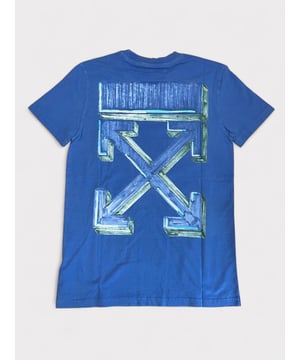 The Off-White Arrow Vintage Casual Tee in blue blends iconic streetwear style with a relaxed fit. Featuring the signature Off-White arrow graphic, this tee adds a bold, vintage edge to your everyday look. Perfect for layering or wearing solo, it’s a must-have for those who want effortless cool with a designer touch.