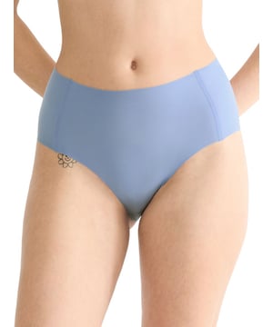 Sloggi ZERO Feel 2.0 High Waist Brief. Seamless and soft stretch fabric. High waisted with comfortable gusset. Product is made of 76% GRS-certified recycled Polyamide and 24% Elastane and is machine washable.