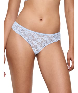 Triumph Amourette Hipster Thong. Mid rise string thong which lies on the hips with soft microfibre fabric, delicate lace and smooth stitching. Product is gentle wash only.