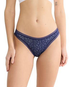 Sloggi GO Crush Thong. Mid rise brief with a thong back, double layer crotch and light, comfortable fabric. 3 Pack. Product is made of 95% Organic Cotton, 5% Elastane and is machine washable.