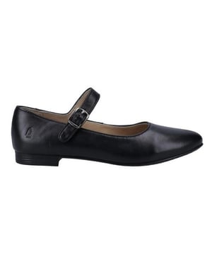 Marke: Hush Puppies. Obermaterial: Leder. Einlegesohle: Leder, Memory-Schaum. Laufsohle: TPR. Flexibel, Leicht, Absatz mit Stapel-Effekt. Absatz: Low Block Heel. 10 mm. niedrig geschnitten. Design: Unifarben. Zehenstil: Rund. Schnalle.