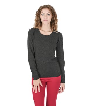 Hergestellt in Italien.
  100% Kaschmir.
  Damen Pullover mit quadratischem Ausschnitt.
  COE 0024 EISENGRAU.
  Zeitloses und elegantes Design.
  Luxurios weich und warm.
  Vielseitiges Stuck das sowohl schick als auch lassig gekleidet werden kann.
