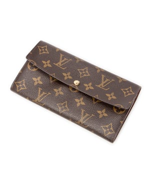 Louis Vuitton Taschen Sarah  Geldbörse und Braun Beschichtete Leinwand und Goldenes Messing hardware. Das Produkt ist auf in ausgezeichnetem Zustand (A).
  19x10x1.5 cm 
  Zubehör inklusive: Dustbag
  Hardware-Hinweise: Leichte Kratzer
  BrandCo Paris hat seltene Artikel und die besten Konditionen zu unglaublichen Preisen vorgestellt. Geduld lohnt sich! Kaufen Sie mit Vertrauen: Alle Artikel von BrandCo Paris sind von unserem Expertenteam ausgewählt und authentisch.
  Alle Artikel enthalten ein Echtheitszertifikat und wurden von BrandCo Paris übernommen.
  Tabelle zur Klassifizierung des Artikelzustands
  N (wie neu)
  AA (perfekter Zustand)
  A (ausgezeichneter Zustand)
  AB (sehr guter Zustand)
  B (gut/mittelmäßig)