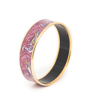 Hermès Modeschmuck Enamel Bangle MM Armband und Rosa/Gold Edelstahl ohne Nickel und Vergoldet hardware. Das Produkt ist auf in ausgezeichnetem Zustand (A).
  Durchmesser: 0 cm
    Höhe: 2 cm 
  Zubehör inklusive: None
  
  BrandCo Paris hat seltene Artikel und die besten Konditionen zu unglaublichen Preisen vorgestellt. Geduld lohnt sich! Kaufen Sie mit Vertrauen: Alle Artikel von BrandCo Paris sind von unserem Expertenteam ausgewählt und authentisch.
  Alle Artikel enthalten ein Echtheitszertifikat und wurden von BrandCo Paris übernommen.
  Tabelle zur Klassifizierung des Artikelzustands
  N (wie neu)
  AA (perfekter Zustand)
  A (ausgezeichneter Zustand)
  AB (sehr guter Zustand)
  B (gut/mittelmäßig)