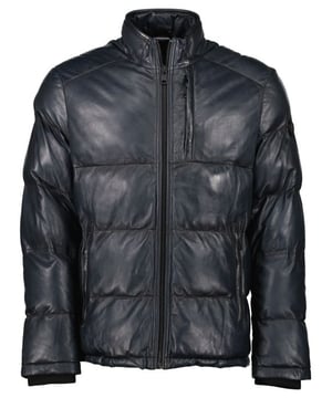 100% Lammleder – Futter mit einer inneren Reißverschlusstasche und einer Innentasche mit Knopfverschluss – Taschen mit Reißverschluss – Ausgestattet mit einem Stehkragen Unser Model ist 190cm groß und trägt Größe M/50