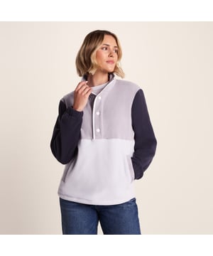 Let's talk about those in-between days - not freezing, not warm, just... British weather being its unpredictable self. That's exactly when the Symes fleece steps in. This boxy little microfleece number is the layer that will have your back when the weather can't make up its mind. The deep neck with press studs gives this pullover a relaxed vibe while secretly providing ventilation control that you'll appreciate during those uphill sections of your countryside rambles. And speaking of secrets, the anti-pill finish means this fleece stays looking fresh, even after your washing machine has had multiple goes at it. When the wind decides to get playful, simply pull on those toggle adjusters at the hem and show Mother Nature who's boss. The elasticated cuffs and collar binding work overtime to trap your body heat, while the lightweight microfleece feels so good you might forget you're layered up! Finished with a signature TOG24 embroidery, this fleece isn't just practical - it's that reliable favourite you'll reach for time and again when comfort calls.