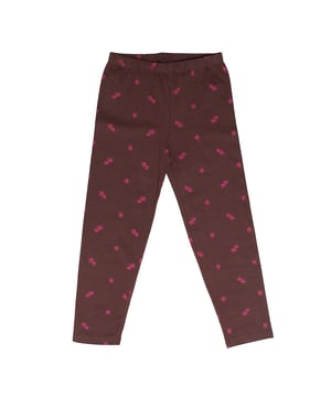GAP legging voor meisjes met elastische tailleband en eenvoudig ontwerp\n\n Deze legging voor meisjes van GAP is een must-have voor elke dag. Het eenvoudige ontwerp en de zachte, elastische stof zorgen voor bewegingsvrijheid en passen perfect bij T-shirts, jurken of sweatshirts.\n\n Details:\n Slanke pasvorm met lange pijp.\n Comfortabele, zachte en rekbare stof.\n Makkelijk aan te trekken elastische tailleband.\n Ideaal voor dagelijks gebruik, school of activiteiten.\n\n Praktische en veelzijdige legging voor meisjes die ze bij elke gelegenheid in alle comfort zullen vergezellen.\n Samenstelling: 96% katoen, 4% elastaan\n Onderhoud:\nMachinewas koud met vergelijkbare kleuren.\n Drogen in de droogtrommel op lage temperatuur.\n Indien nodig strijken op middelhoge temperatuur.