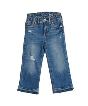 Vaquero de pierna recta para niña con acabado desgastado.\n\nEste pantalón vaquero de GAP para niña combina un estilo actual con la comodidad necesaria para el día a día. Su diseño con efecto desgastado y detalles de rotos decorativos le da un aire moderno, mientras que la cintura elástica asegura un ajuste práctico y cómodo.\n\nDetalles:\nTipo de prenda: Pantalón vaquero para niña.\nDiseño: Pierna recta con efecto desgastado y rotos decorativos.\nCintura: Elástica con trabillas y botón funcional.\nCierre: Bragueta con botón a presión.\nMaterial: Denim suave y ligeramente elástico.\nAjuste: Cómodo y funcional, ideal para el uso diario.\n\nUn vaquero niña con un estilo desenfadado y versátil, perfecto para combinar con cualquier look casual.\n Composición: 99% Algodón, 1% Elastano\n Cuidados:\nLavar a máquina en agua fría.\nNo usar lejía.\nSecar al aire.\nPlanchar a baja temperatura.\nNo lavar en seco.