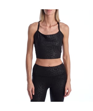 Damen-Sport-BH mit Racerback und leichtem Halt.\n\n Dieser GAP Damen-Sport-BH bietet Komfort und Bewegungsfreiheit bei leichten Aktivitäten. Sein Racerback-Design und die dünnen Träger sorgen für eine bequeme, schmeichelhafte Passform – ideal für Yoga, Pilates oder den Alltag.\n\n Details:\n Kleidungstyp: Sport-BH für Damen.\n Design: Crossback.\n Hals: Runder, hoher Ausschnitt.\n Material: Weiches, atmungsaktives und elastisches technisches Gewebe.\n Passform: Eng anliegend, mit leichter Unterstützung.\n\n Ein bequemer und vielseitiger Sport-BH für Damen, der Sie bei jeder Bewegung stilvoll begleitet.\n Komposition: 79 % Polyester, 21 % Elasthan\n Pflege:\nMaschinenwäsche in kaltem Wasser.\n Verwenden Sie kein Bleichmittel.\n An der Luft trocknen.\n Bei niedriger Temperatur bügeln.\n Reinige chemisch nicht.